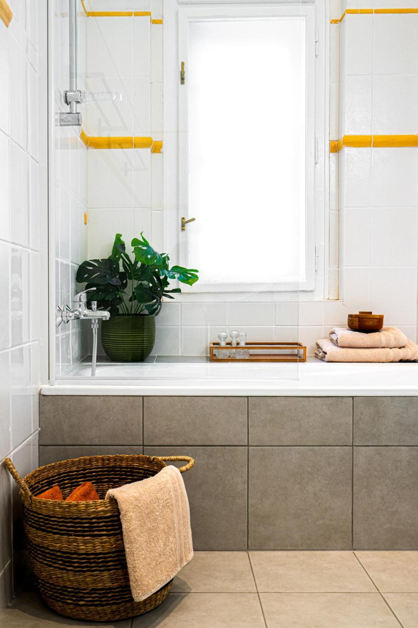 Days - Charming 1bdr - Old Town - Workspace