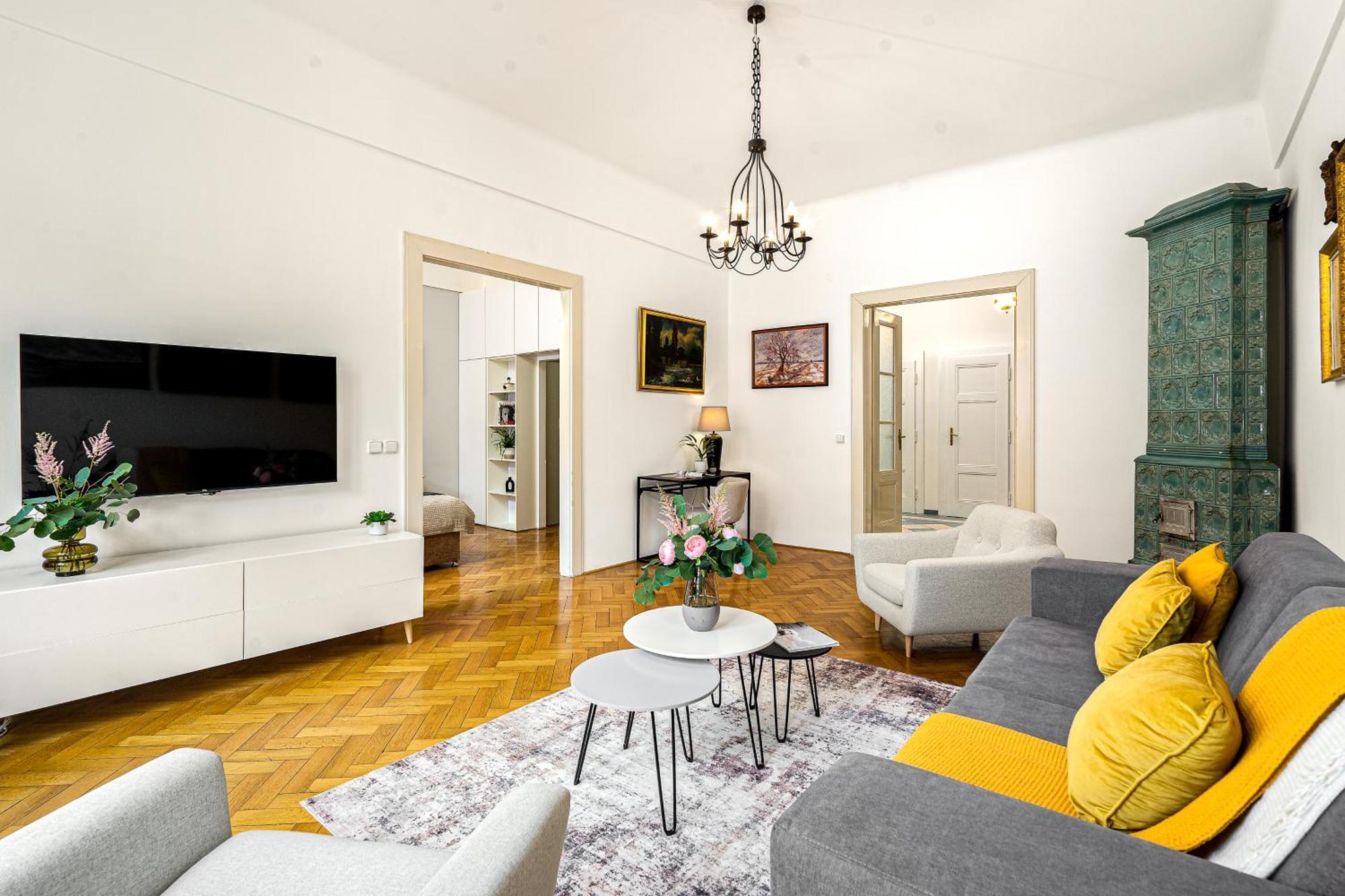 Days - Charming 1bdr - Old Town - Workspace