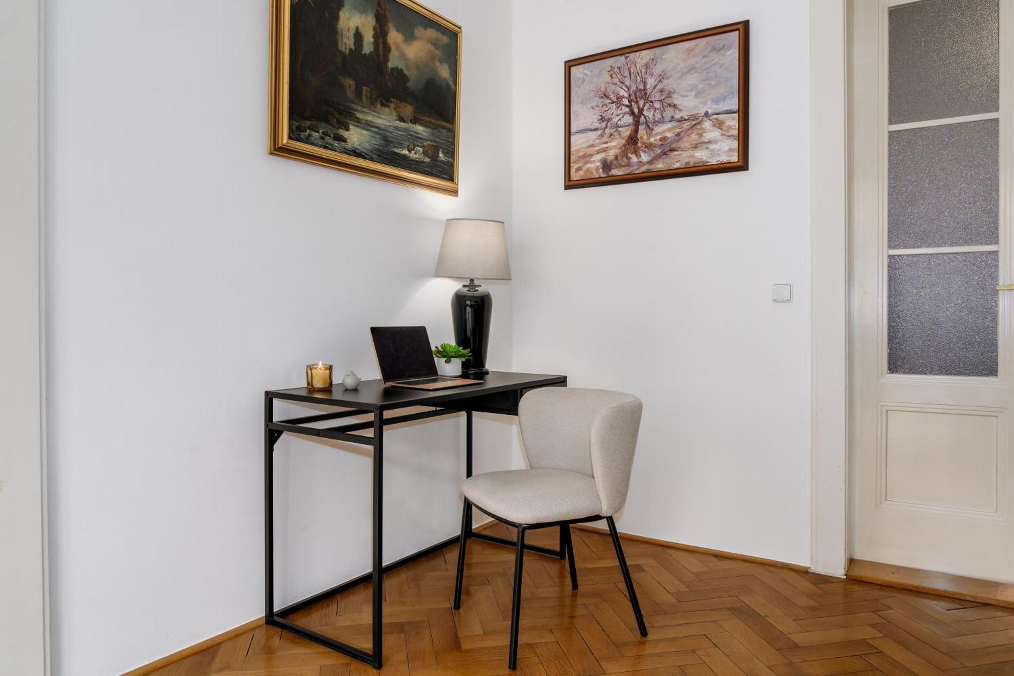 Days - Charming 1bdr - Old Town - Workspace Appartamento
